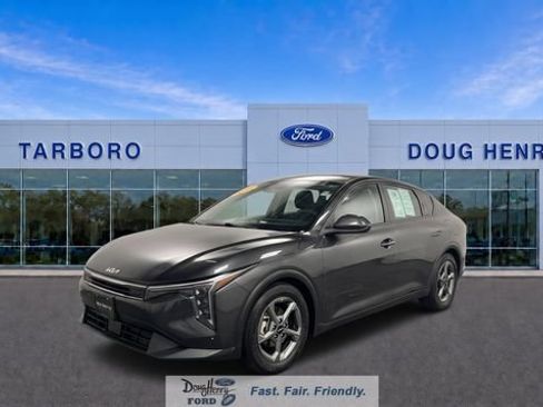 Used 2025 Kia K4 FWD image 1