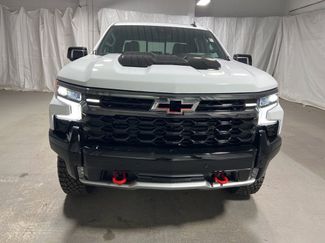 New 2026 Chevrolet Silverado 1500 ZR2 w/ LPO, Dark Essentials Package AWD/4WD video 2