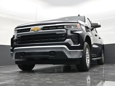 Used 2023 Chevrolet Silverado 1500 LT AWD/4WD image 27