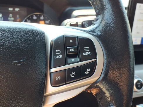 Used 2022 Ford Explorer XLT w/ Equipment Group 202A AWD/4WD image 20