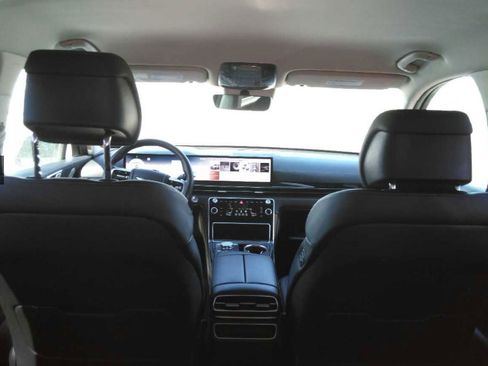 Used 2025 Genesis GV80 2.5T Standard AWD/4WD image 9