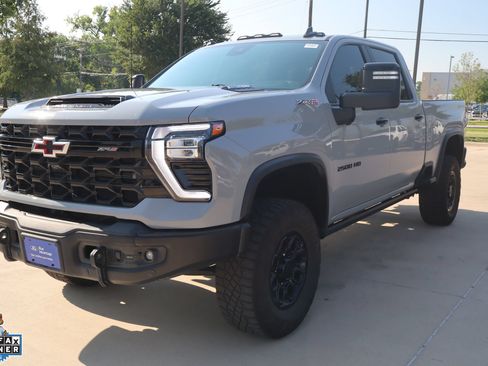 Used 2025 Chevrolet Silverado 2500 ZR2 w/ ZR2 Bison Edition AWD/4WD image 8