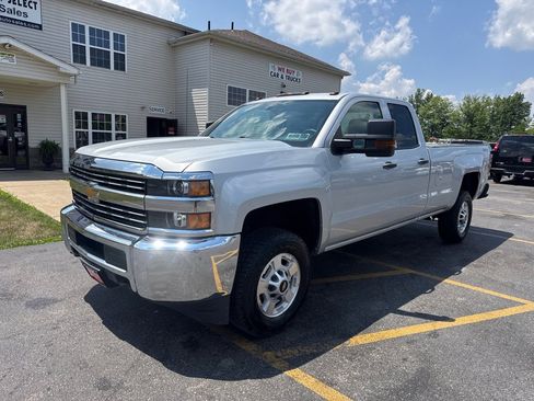 Used 2015 Chevrolet Silverado 2500 W/T w/ WT Convenience Package AWD/4WD image 2