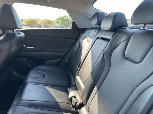 Used 2022 Hyundai Elantra Limited w/ Cargo Package FWD image 12