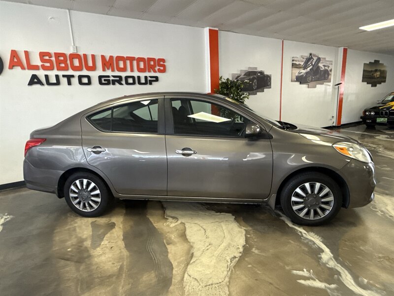 Used 2012 Nissan Versa SV w/ Convenience Pkg FWD image 3