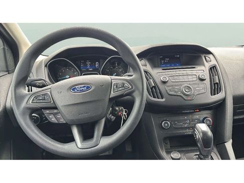 Used 2016 Ford Focus SE w/ SE Power Seat Package image 12