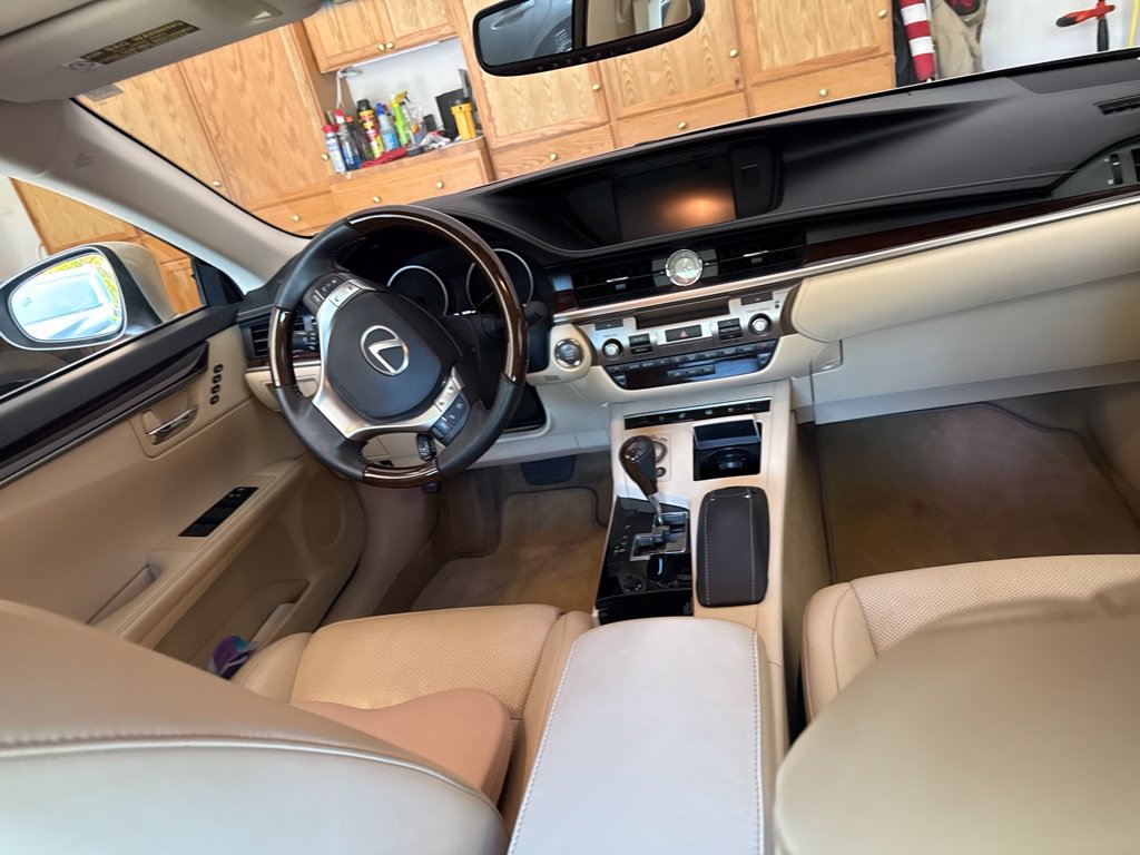 Used 2015 Lexus ES 350 w/ Ultra Luxury Package FWD image 14