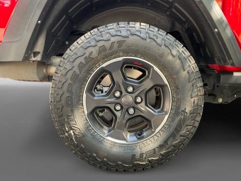 Used 2023 Jeep Gladiator Rubicon w/ Trailer Tow Package AWD/4WD image 10