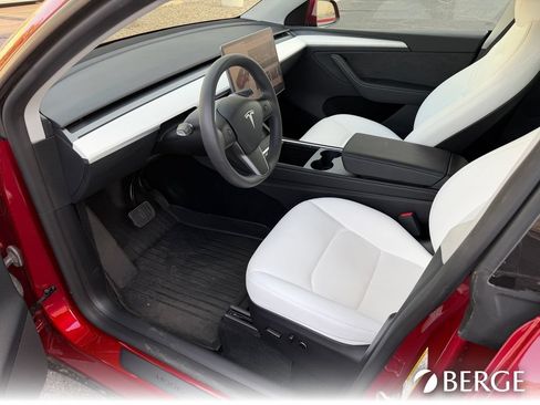 Used 2025 Tesla Model Y Long Range RWD image 12
