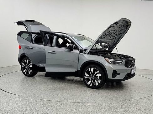 New 2026 Volvo XC40 B5 Plus w/ Climate Package AWD/4WD image 10