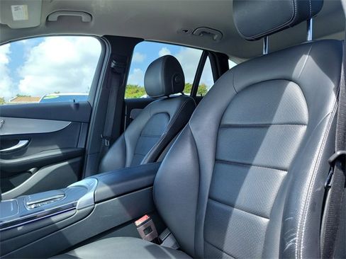 Used 2022 Mercedes-Benz GLC 300 w/ Premium Package Lite image 20