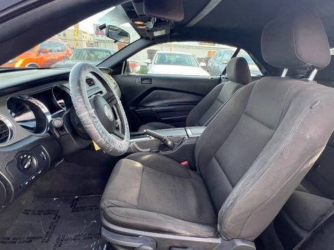 Used 2012 Ford Mustang V6 Premium 2dr Convertible image 18