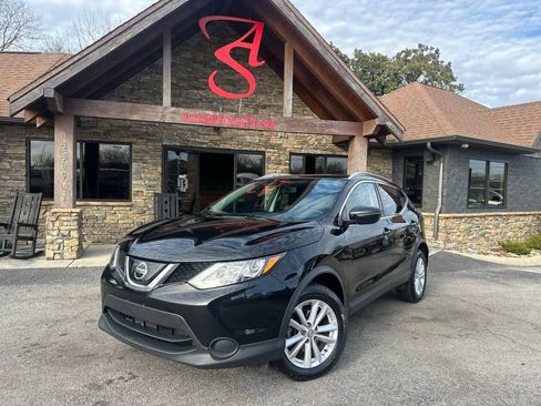 Used 2018 Nissan Rogue Sport SV image 1