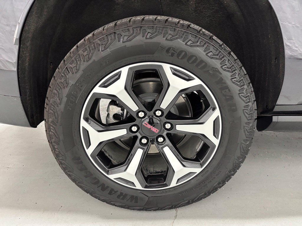 Used 2026 GMC Yukon XL AT4 w/ AT4 Premium Package AWD/4WD image 70