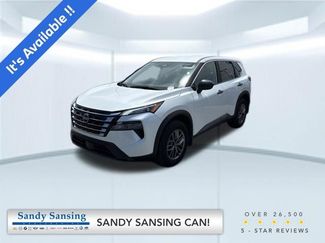 Used 2025 Nissan Rogue S FWD video 1