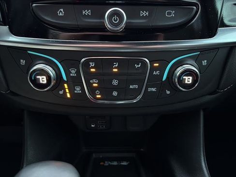 Used 2023 Chevrolet Traverse Premier image 26