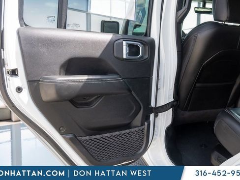 Used 2023 Jeep Wrangler Unlimited Sahara w/ Cold Weather Group AWD/4WD image 18