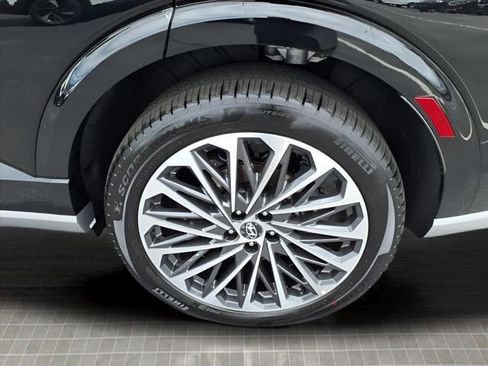 New 2026 Hyundai Palisade Calligraphy FWD image 7
