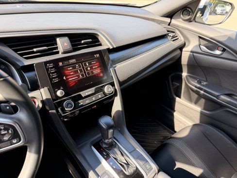 Used 2020 Honda Civic Sport image 17