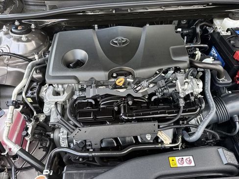 Used 2024 Toyota Camry SE image 31