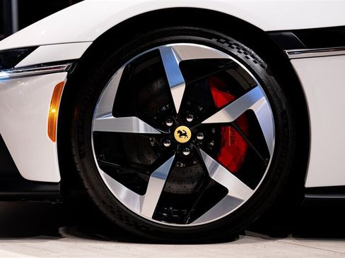 Used 2026 Ferrari 12Cilindri Spider RWD image 12