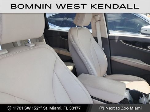 Used 2023 Lincoln Nautilus AWD w/ Premium Package image 14