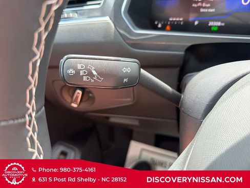 Used 2023 Volkswagen Tiguan SE FWD image 26
