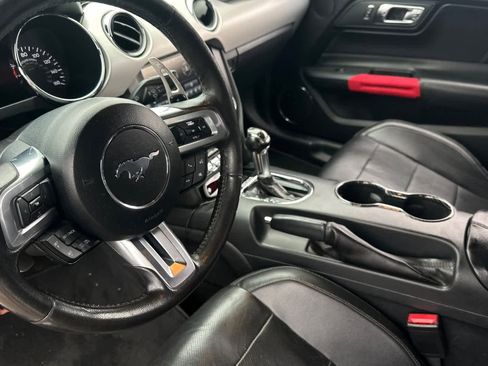 Used 2015 Ford Mustang Premium image 12