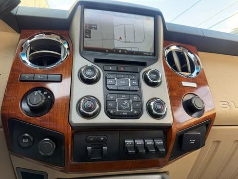 Used 2016 Ford F250 King Ranch w/ FX4 Off-Road Package AWD/4WD image 16