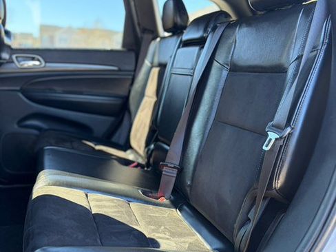 Used 2019 Jeep Grand Cherokee Altitude image 14