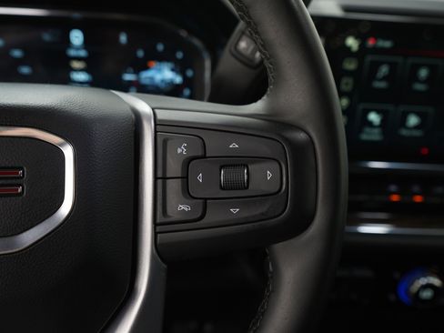 Used 2025 GMC Sierra 1500 Elevation image 28