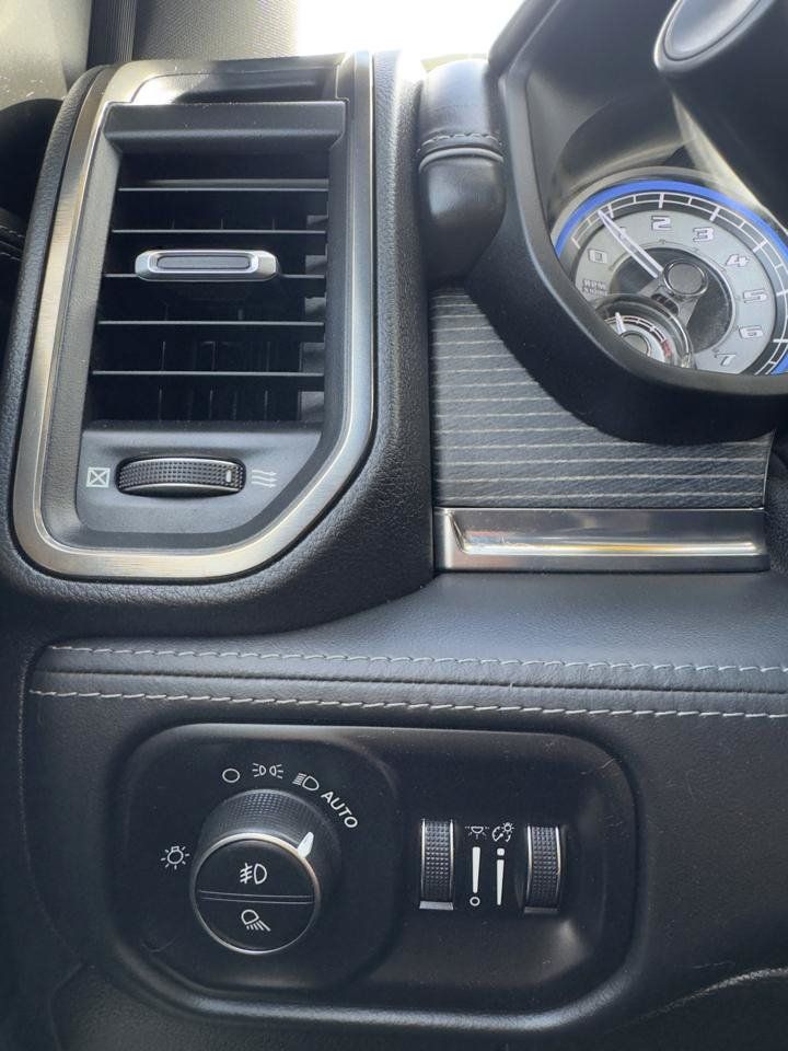 Used 2019 RAM 1500 Limited AWD/4WD image 14