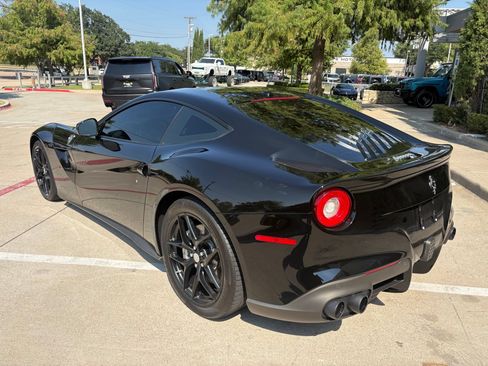 Used 2017 Ferrari F12 Berlinetta RWD image 6