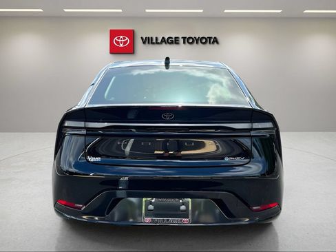 New 2026 Toyota Prius Plug-In Hybrid FWD image 4