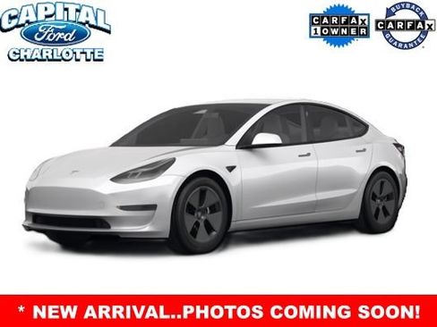 Used 2023 Tesla Model 3 Standard Range RWD image 2
