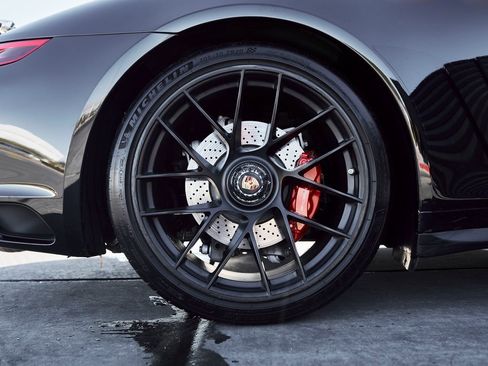 Used 2019 Porsche 911 Targa 4 GTS image 19