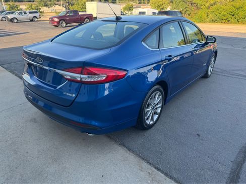 Used 2017 Ford Fusion S image 4