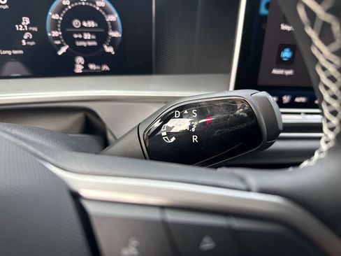 New 2026 Volkswagen Tiguan SE image 31