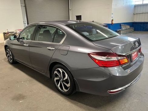 Used 2017 Honda Accord EX image 5