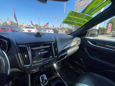 Used 2019 Maserati Levante S GranSport image 35