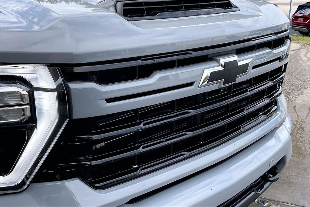 Used 2024 Chevrolet Silverado 2500 LTZ w/ LTZ Plus Package AWD/4WD image 30