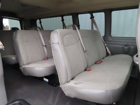 Used 2025 Chevrolet Express 3500 LT image 23