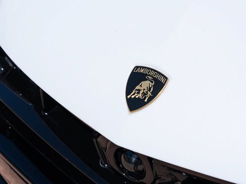 Used 2026 Lamborghini Urus SE AWD/4WD image 18