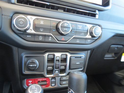 New 2026 Jeep Wrangler Rubicon image 19