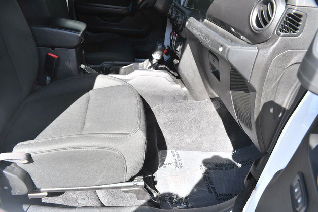 Used 2021 Jeep Wrangler Unlimited Sport AWD/4WD image 25