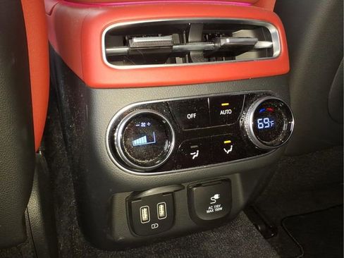 Used 2023 Genesis GV70 2.5T w/ Sport Prestige Package image 24