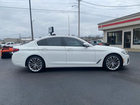Used 2023 BMW 530i w/ Convenience Package image 4