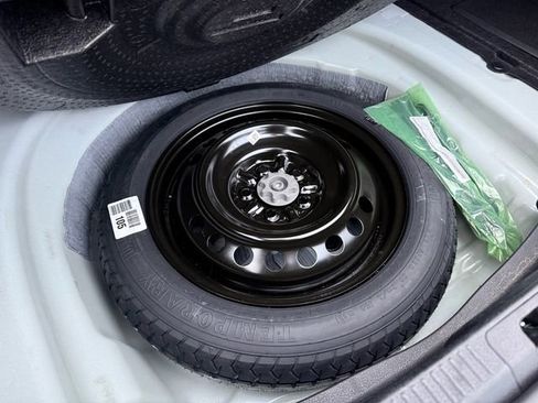 Certified 2025 Toyota Camry LE image 32