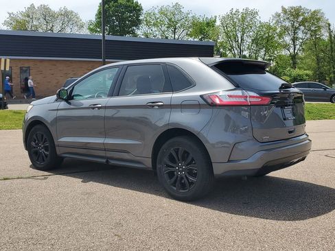 Used 2024 Ford Edge SE w/ Black Appearance Package AWD/4WD image 4