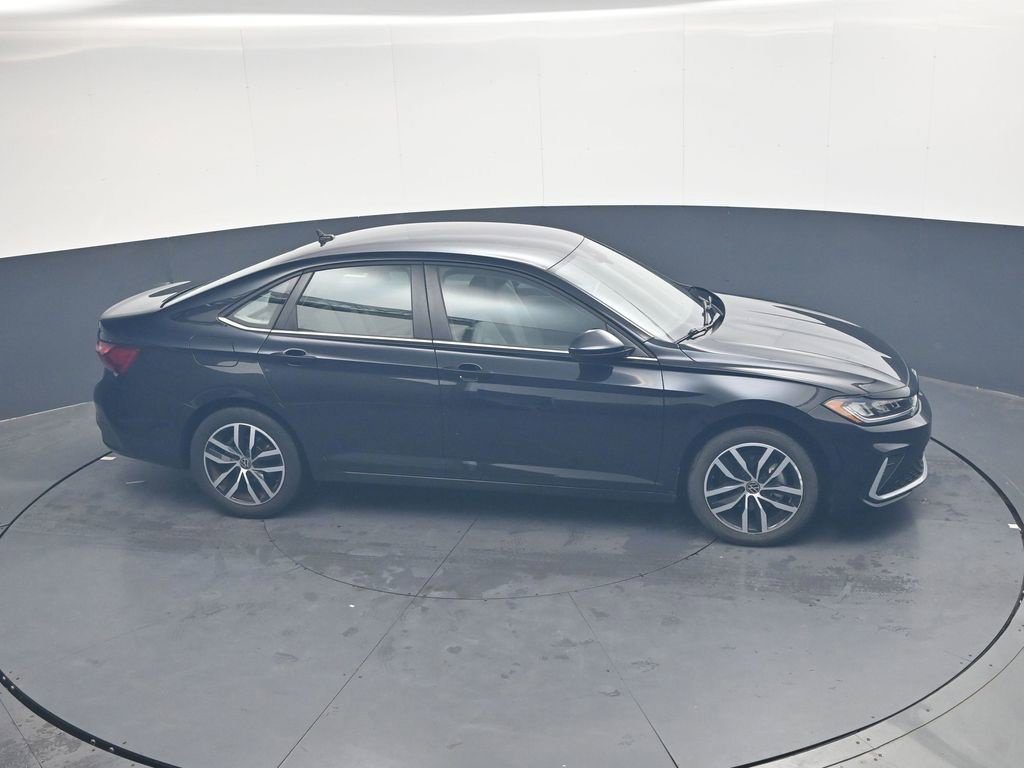 Used 2025 Volkswagen Jetta SE FWD image 25